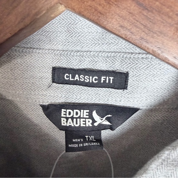 Eddie Bauer Light Gray Casual Button-Down Shirt NWT - Picture 5 of 13